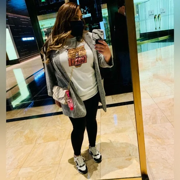 Gucci Monochrome Sneakers (Unisex) - Picture 5 of 5